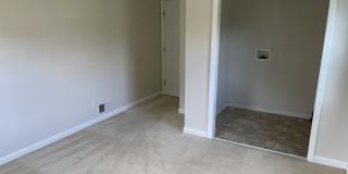 516 Esty St Gallery 24