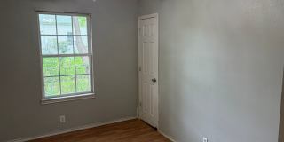 1911 Cherry St Gallery 9