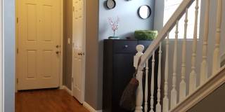 3 Bed Townhome with Mountain Views and Community Pool 3 Bed Townhome with Mountain Views and Community Pool Gallery 12