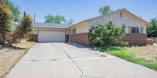 Spacious 3 Bedroom home with Solar Panels Gallery 1
