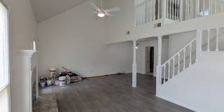 Renovated 3BR with Large Fenced Yard and Lots of Light Gallery 1