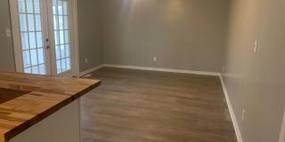 Beautiful, spacious 3 bed 2 bath home in Englewood Gallery 12