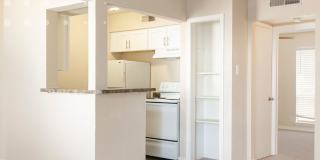 Glen Oaks Apartments Gallery 35