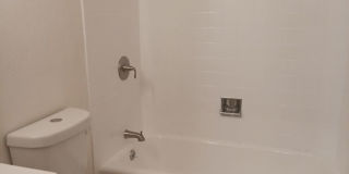 Charming 2-bedroom, 1-bathroom! Showings available! Charming 2-bedroom, 1-bathroom! Showings available! Gallery 10