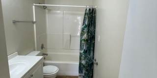 Cozy 3 bed 2.5 Bath Townhome Gallery 27