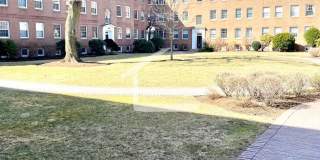 Nice 2 bed in Brookline Gallery 23
