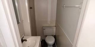 RENOVATED STUDIO WEST CENTRAL APARTMENT | HISTORIC BUILDING | PET FRIENDLY | AVAIL NOW Gallery 7