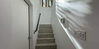 Five Bedroom/Four Bathroom Luxury House in Koreatown Gallery 10