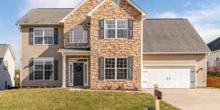 Spacious Home - High-End Finishes - Convenient Location! Gallery 1