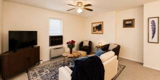 Charming Downtown Historic Fully Furnished Rental Gallery 4