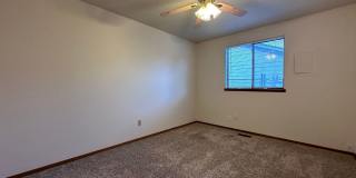Charming 2 Bedroom Duplex with Spacious Yard in Gresham! Gallery 12