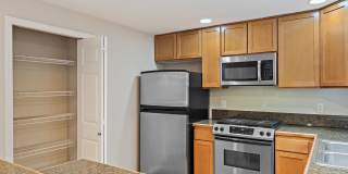 Spacious Greenwood Townhome - New Paint, Carpet and Water Heater!! Gallery 10