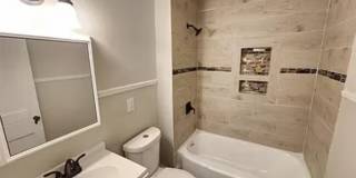 Beautiful Three Bedroom Single Family House Gallery 11