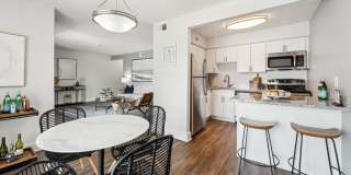 Linkhorn Bay Apartments Gallery 25