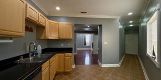 Charming 2Bed/2.5Bath in Washington Vilage - Extra Space in the Basement Gallery 12