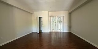 Very large 2 + 2 1/2 townhouse in Northridge Gallery 1