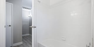 Riverwoods Apartments Gallery 20