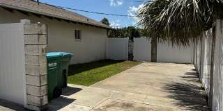 Pool home in Melbourne Beach Gallery 22