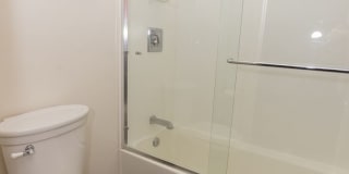 2-bed, 2-bath 972sqft condo, walking distance to beach in Carlsbad Village, literally one block off the sand! **Available 6/1/26** Gallery 18