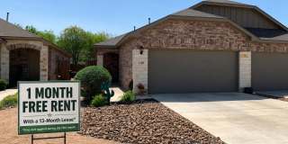 1 Month Free Rent** Walk to Historic Gruene / Fridge / Gas Cooking / Fenced in yard / CISD Gallery 1