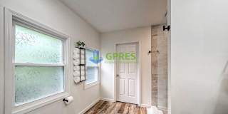 Furnished Elegant 3-Bedroom, 2.5 Bath Home with Hardwood Floors & Central A/C Gallery 31