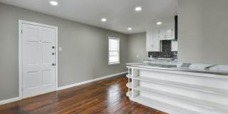 Beautifully Renovated 1BR Duplex with Marble Shower & Natural Light Gallery 9