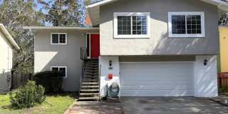 Spacious Remodeled 3 BD/2 BA Home, 2 Bonus Rooms  Large Backyard Gallery 1