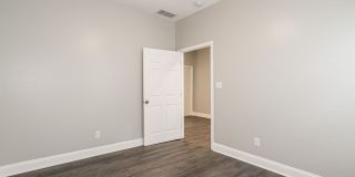 Charming 4 Bedroom For Rent. Gallery 21