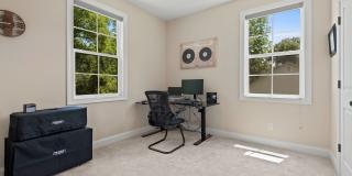 Stunning 4 Bedroom in Downtown Durham with Large Fenced Yard! Gallery 19