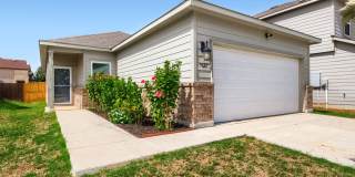 Charming 3-Bedroom Home with Open Floor Plan & Modern Kitchen Charming 3-Bedroom Home with Open Floor Plan & Modern Kitchen Gallery 1
