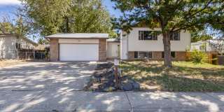 Spacious 5 Bed, 3 Bath with Sunroom Gallery 1
