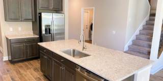 Amazing 5 bedrooms/4 full baths brand New SMART home in beautiful new Tampa community! Gallery 7