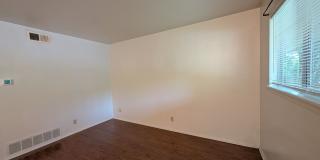 1/1 Triplex / Easy Access to I-35 / Fridge / No Carpet / CISD 1/1 Triplex / Easy Access to I-35 / Fridge / No Carpet / CISD Gallery 11