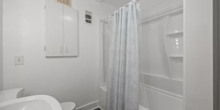 Charming 1 Bed, 1 Bath Duplex with Office/Flex Space near Five Points, Downtown Raleigh Gallery 12