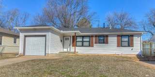 Pristine 3BD/BTH Home Right Off of i35 Gallery 1