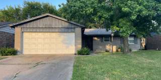 3 bed - 1 bath - HUGE backyard Gallery 1