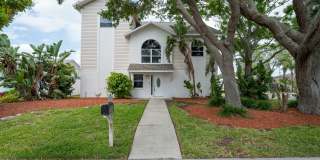 Coastal Retreat Steps from the Sand in Indian Rocks Beach Coastal Retreat Steps from the Sand in Indian Rocks Beach Gallery 44