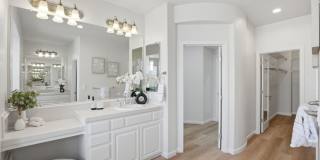 BRIGHT, OPEN RESIDENCE IN RIVERMARK HOME WITH EXCELLENT LAYOUT Gallery 40