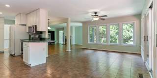 Spacious Mid Century Modern Arlington Home | Prime Location Near Clarendon & Metro Gallery 11