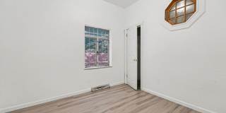 Highlands 3BR Rental – In-Unit Laundry, Storage & Outdoor Space Gallery 13