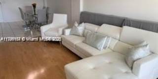 300 Bayview Dr Gallery 3