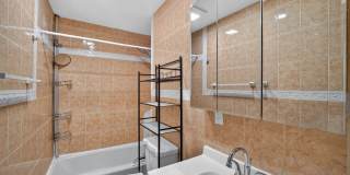 Gorgeous 6br/3.5a with Deck/Patio/Common Space Steps to Columbia Heights! Gallery 12