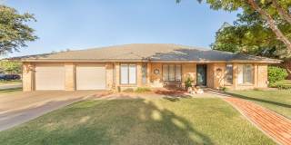 3620 93rd-3Bed/2.5Bath Gallery 1