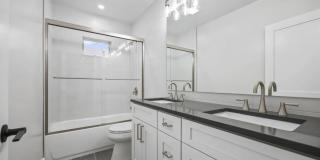 211 Rockwell Ave Gallery 26