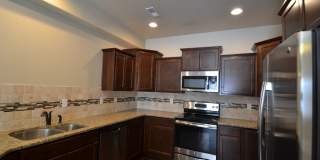 3 Bedroom 2.5 Bathroom Townhouse w/ AC Gallery 9