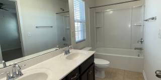 End-Unit Cornelius Townhome | 3BR + Flex Room | Fenced Courtyard | Near Birkdale & Greenway Gallery 19