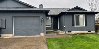 Updated 2 bedroom 2 bath duplex with garage! Updated 2 bedroom 2 bath duplex with garage! Gallery 1