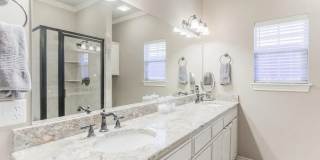 3 bedroom, 2 bathroom Midtown Beauty in Tulsa, OK! Gallery 15