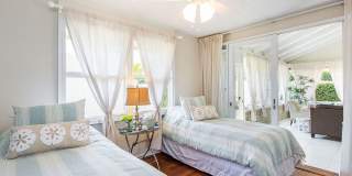 2bd/2ba Home w/Private Pool, Upscale decor, & Near Kahala Beach. Kahala Cottage Gallery 12