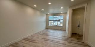 Stylish New Home Surrounded by Greenbelts and Outdoor Recreation Gallery 3